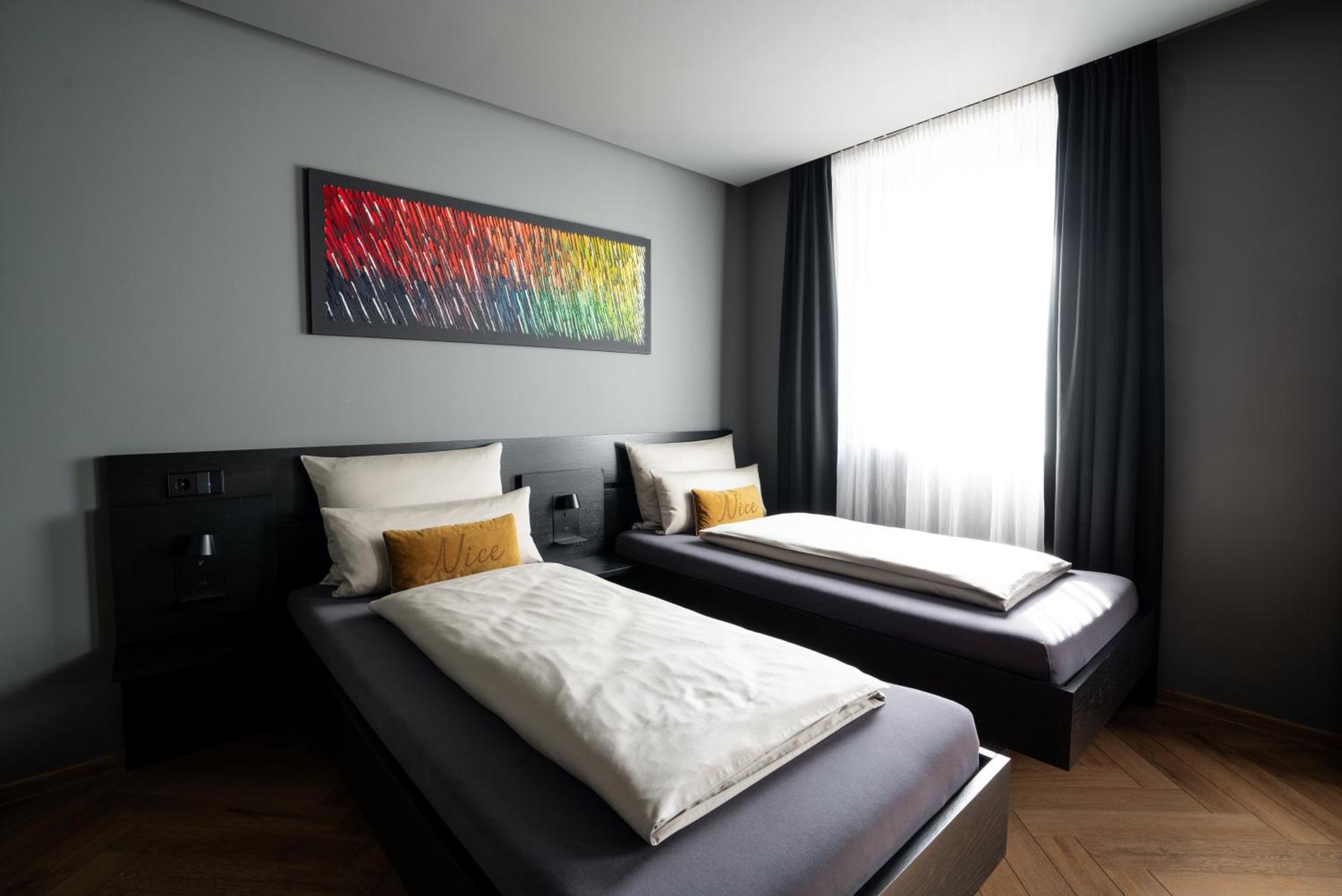 Hotel Nice Laupheim Exterior photo